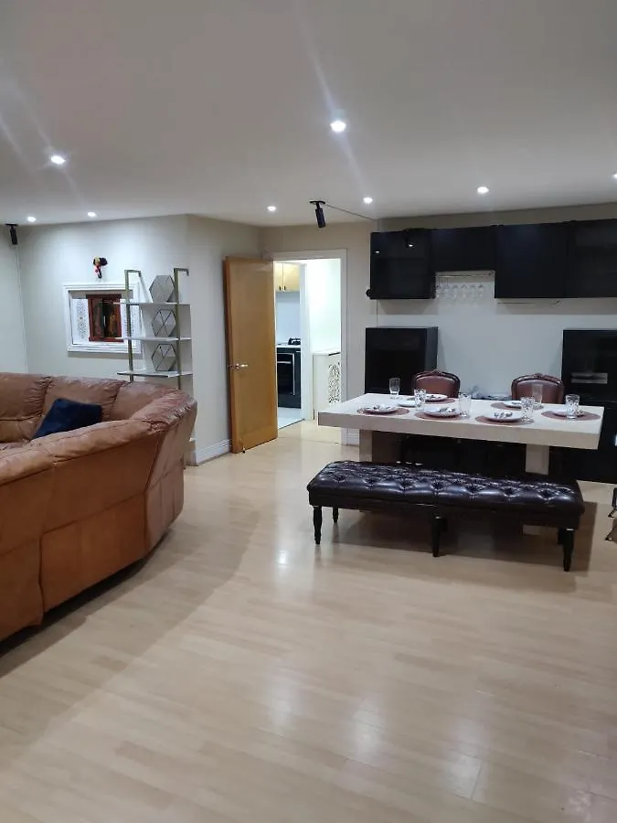 3 Bedrooms 2 Baths, Overlooking The River Near Excel, O2, City Airport - Sleeps Up To 6 London 0*,